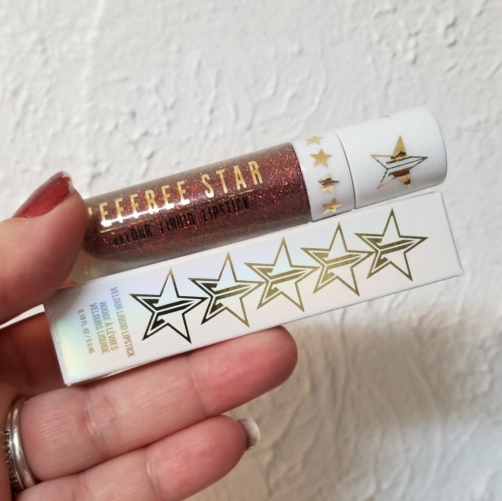 Jeffrey Star liquid lip in Triggered